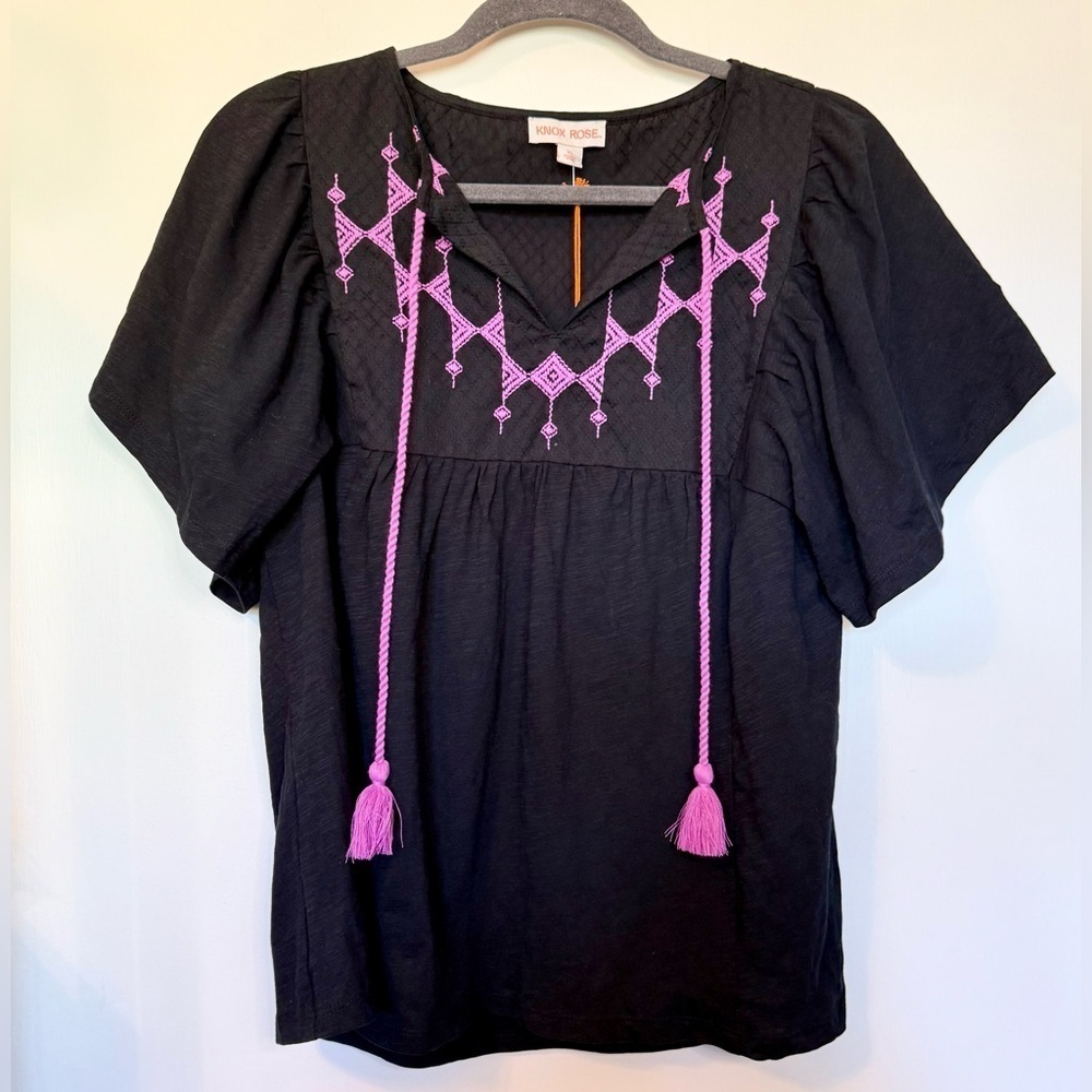Knox Rose NWT Black and Pink Embroidered Flutter Sleeve Boho Casual Top- Size XS